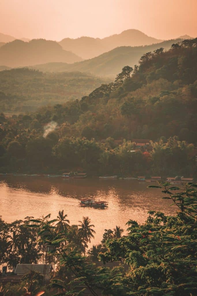 Coucher de soleil sur le Mékong au Laos